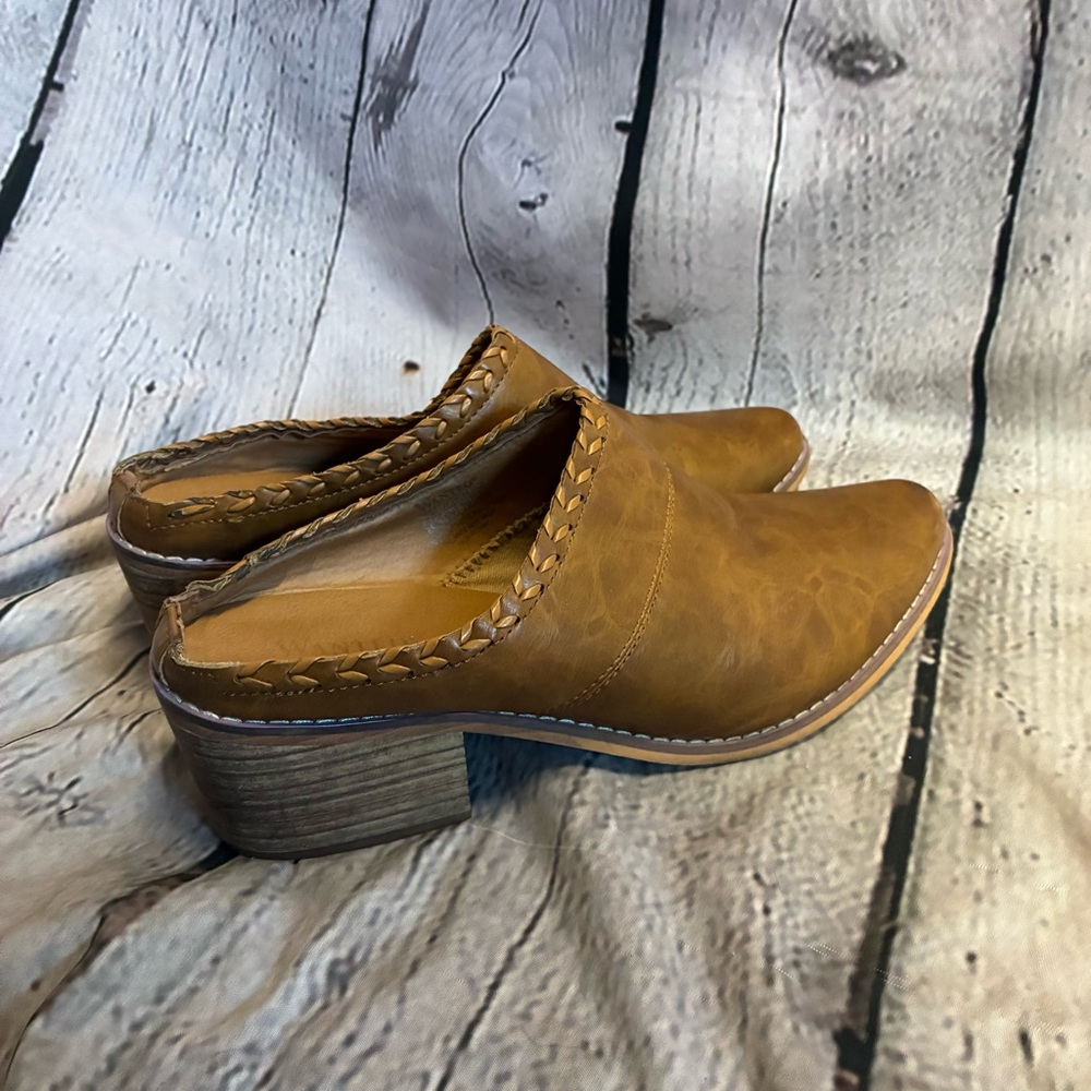 Wanted‎ Shoes Women’s Western Roper Rodeo Block Heel Mules Tan Brown Sz 8.5 GUC